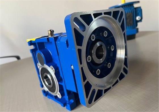 艾思捷技術(shù)教您蝸輪蝸桿減速機(jī)怎么選一款合適的伺服電機(jī)配套？ (3).jpg