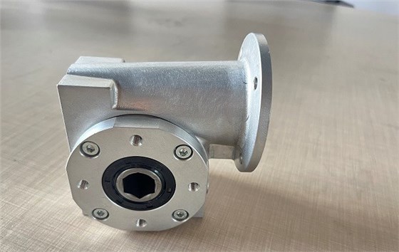 線體輸送、倍速鏈輸送線上用不銹鋼蝸輪蝸桿減速機 (2).jpg