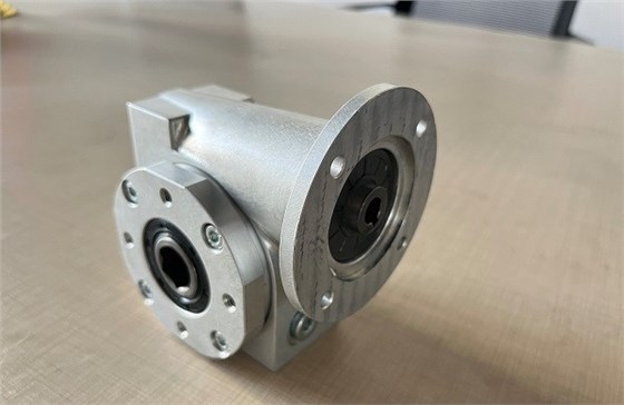 線體輸送、倍速鏈輸送線上用不銹鋼蝸輪蝸桿減速機 (3).jpg