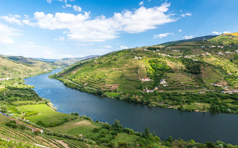 移民葡萄牙待遇如何？詳解葡萄牙移民的各項(xiàng)福利與優(yōu)勢(shì)