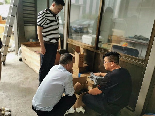 艾思捷盛總一行去往江蘇賴(lài)氏環(huán)保的減速機(jī)技術(shù)探討之旅 (2).jpg