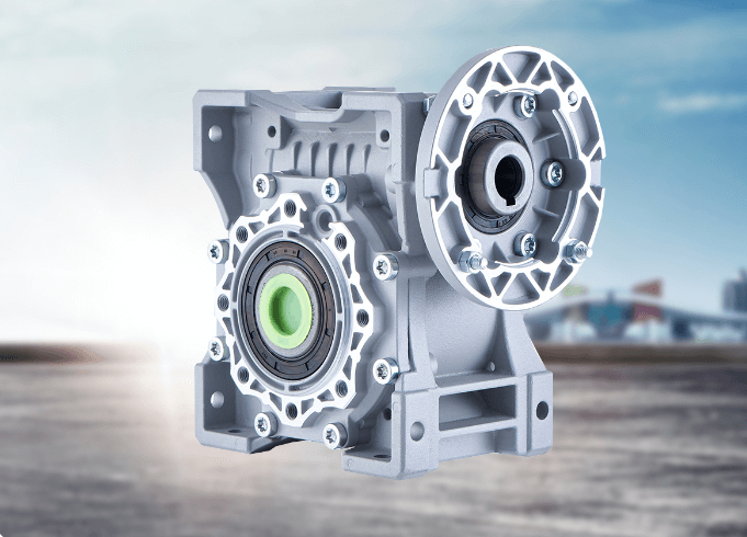 蝸輪減速機(jī)在輸送設(shè)備的使用中需要注意什么？